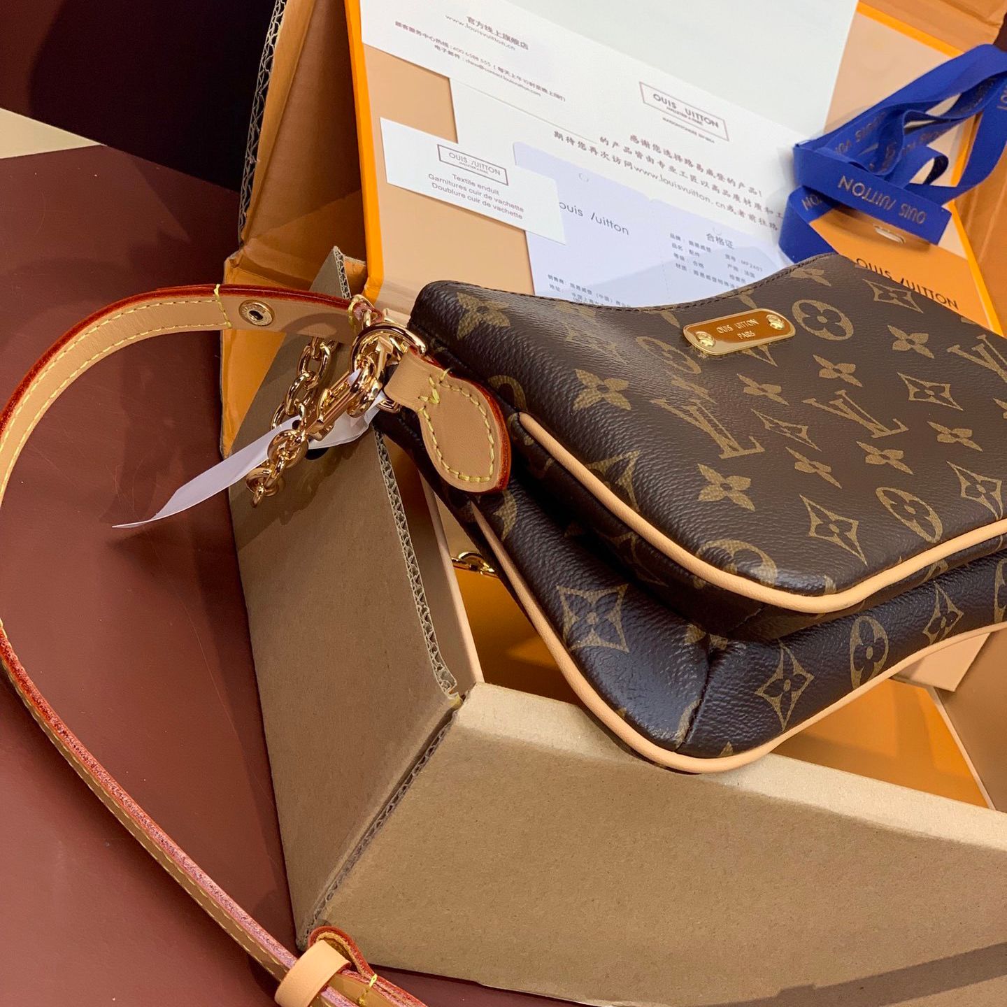 1:1 copy Designer Bag Fashion pochette Liv bag Shoulder bag women Leather Embossed bag Old Flower Handbags Designer purse - 7 of 9
