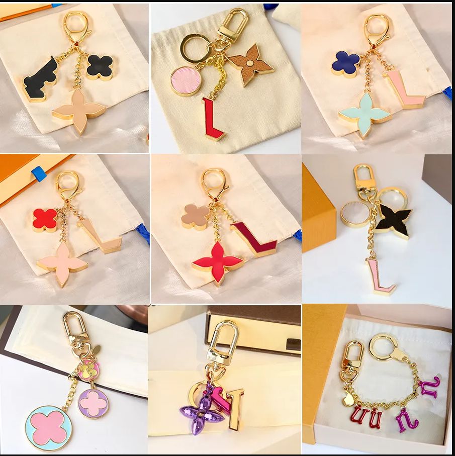 Luxury designers keychains Letters with diamonds designers keychain top Car Key Chain Women Buckle jewelry Keyring Bags Pendant Exquisite Gift 985 - 2 of 7