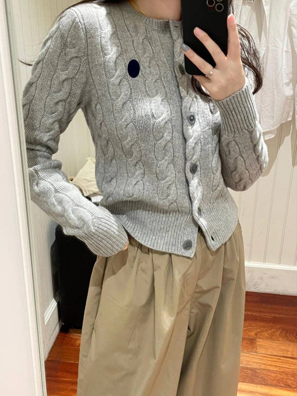 Women's Designer Embroidered Cardigan Sweater Knitted embroidered sweater Blended cotton sweater Knitted Fashionable high-quality sweater Size: S-2XL - 8 of 9