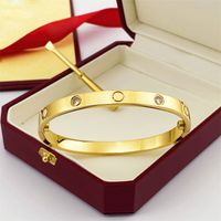 wide gold with 4 diamond